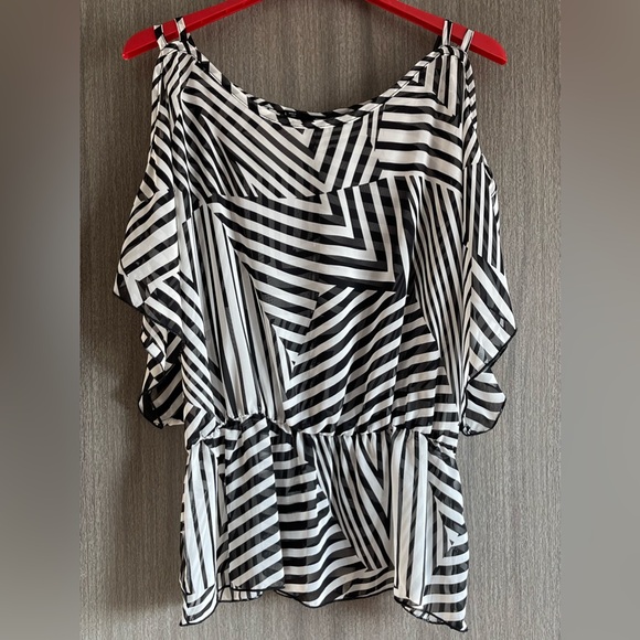 Maurice’s Striped Blouse - Open Sleeve & Fitted Waist - Size Large - Picture 8 of 16
